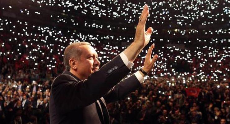 Эрдоган отверг критику Запада в свой адрес