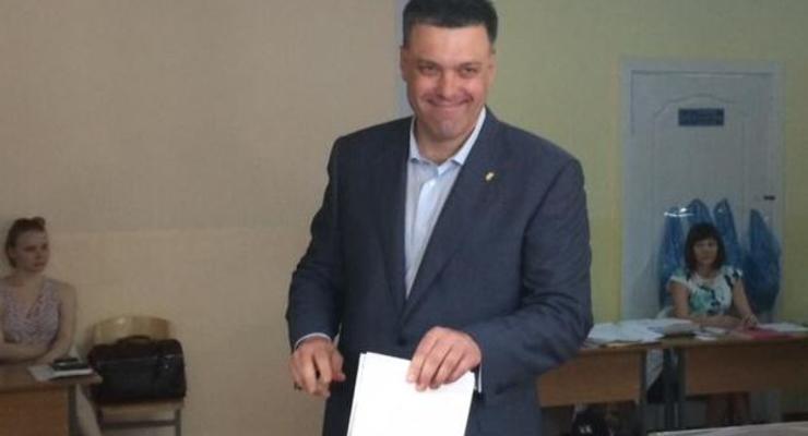 Выборы 2014: Олег Тягнибок проголосовал (ВИДЕО)