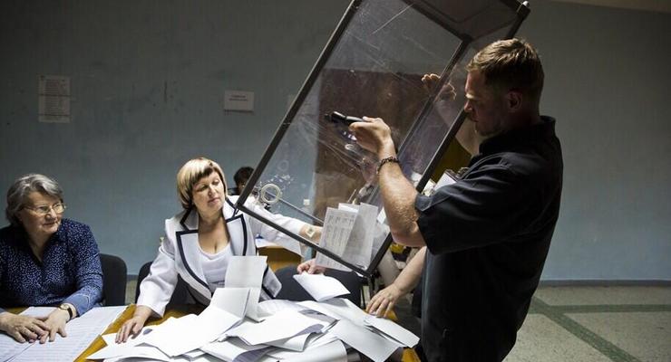 Выборы президента 2014: на участках считают голоса (фото)