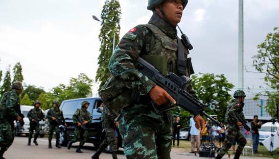 В Бангкоке начались акции протеста против новой власти