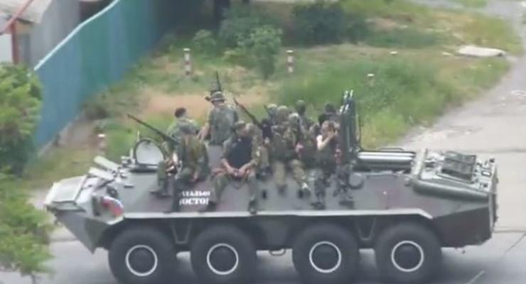 По Донецку передвигается военная техника с представителями ДНР – СМИ
