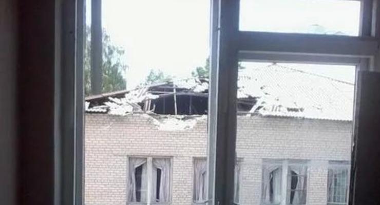 Террористы обстреляли школу и жилые дома в Славянске - Селезнев (видео)