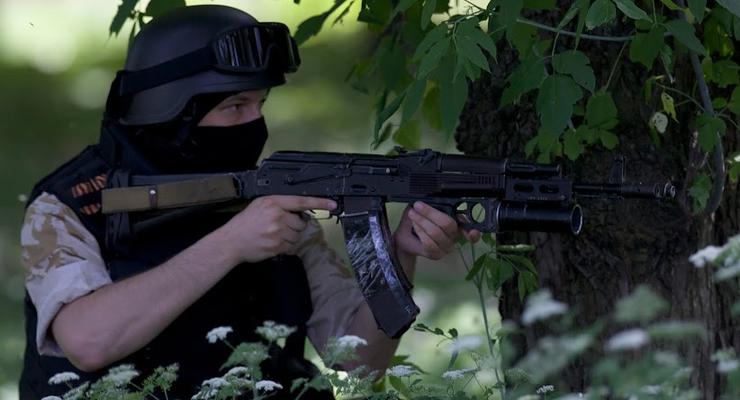 В Луганске штурмуют воинскую часть, есть жертвы