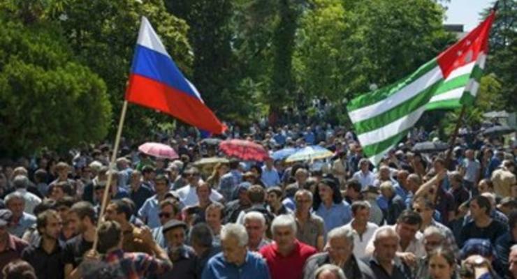 В Абхазии оппозиция сформирует "правительство доверия и народного согласия"