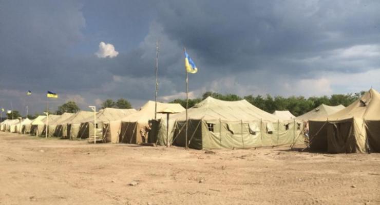 Защищая Родину: Полевой лагерь украинской армии на Востоке (фото)