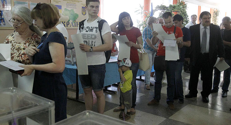 Турчинов поручил ЦИК пересчитать голоса на выборах в Киевсовет - журналист