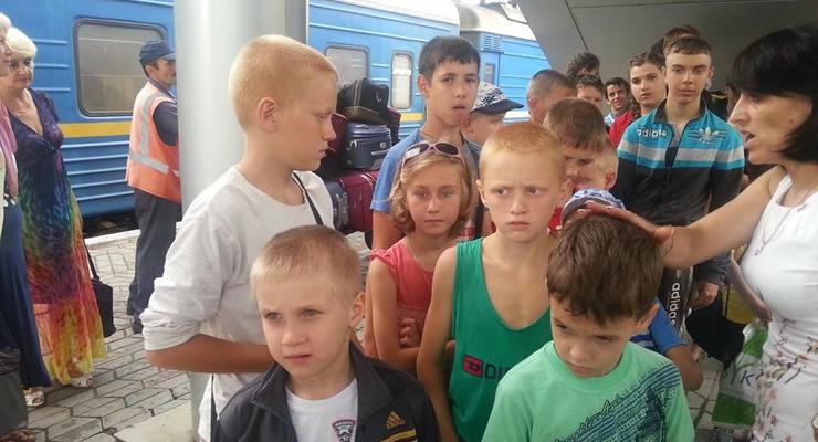 Дети из Славянска приехали в Крым, но в Артеке отдыхать не будут