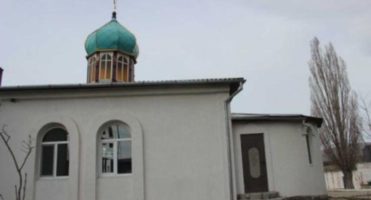 В Крыму "казаки" разгромили церковь УПЦ КП