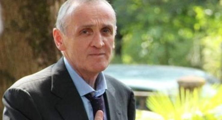 Александр Анкваб уходит с поста президента Абхазии