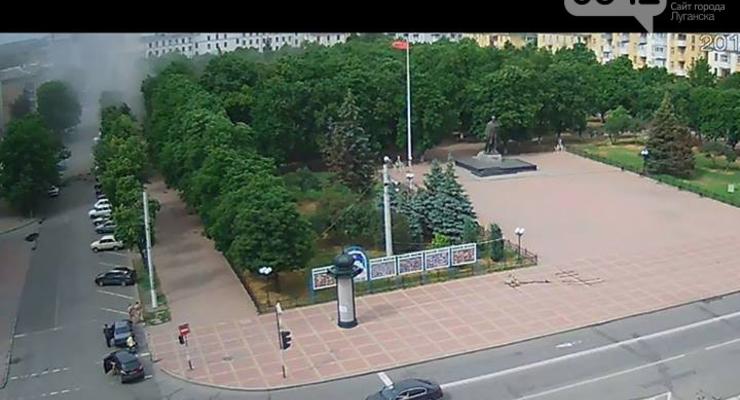 Бой за Луганск: в здании ОГА есть погибшие и раненые (хроника)