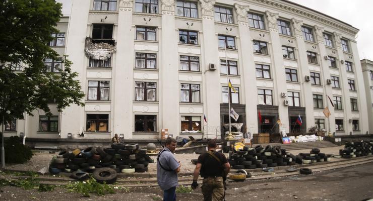 В Луганске из-за взрыва в ОГА погибли семь человек – СМИ