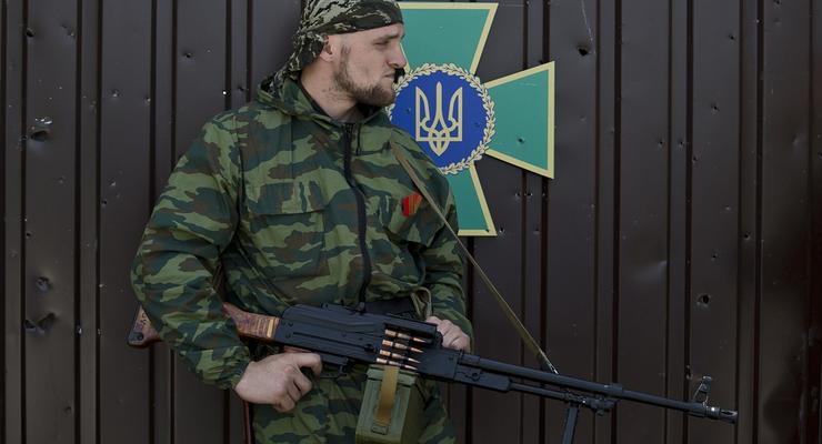 Террористы взяли под контроль погранчасть в Луганске