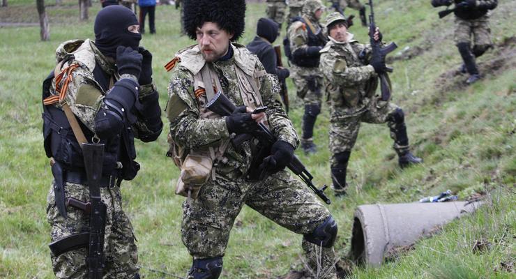 Бойцы АТО отличают россиян от местных боевиков по ленточкам (видео)