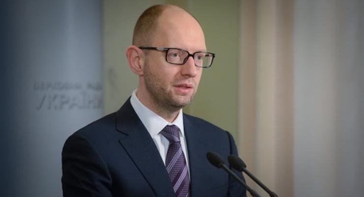 Яценюк пообещал не прекращать финансирование соцвыплат на Донбассе