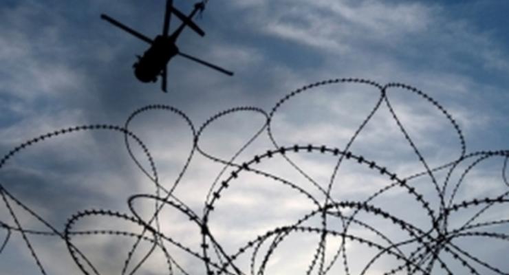 В Канаде трое заключенных сбежали из тюрьмы на вертолете