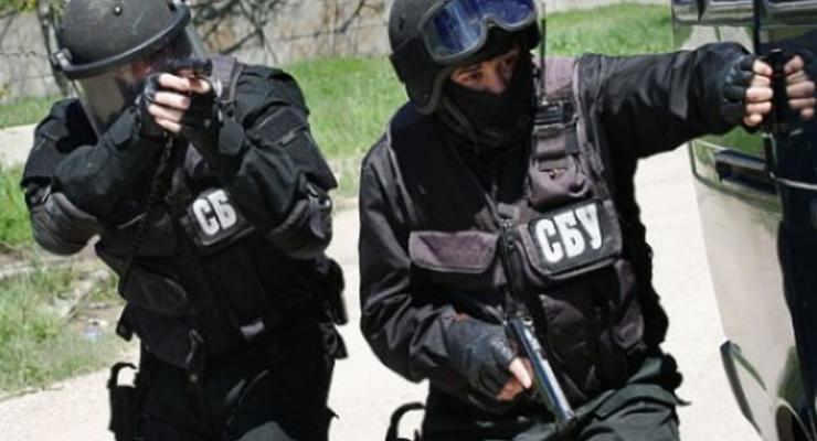 СБУ задержала двух диверсантов с одной гранатой и пистолетами