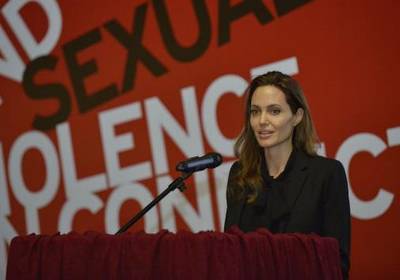 Анджелина Джоли открыла саммит о сексуальном насилии в войнах