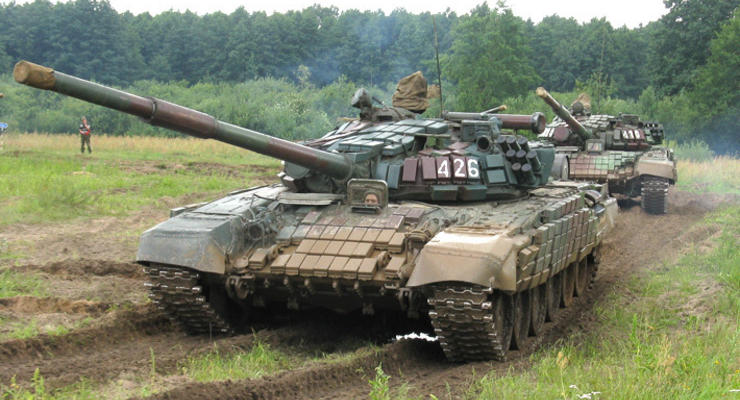 Террористы в Снежном ездят на российских танках Т-72 - Тымчук