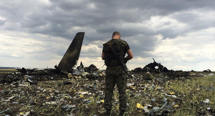 Фото недели: погибший Ил-76 и гнев у посольства России