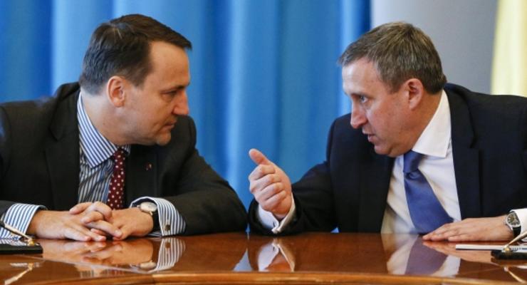 Украина обратилась к Польше и Швеции из-за поставок Россией техники на Донбасс