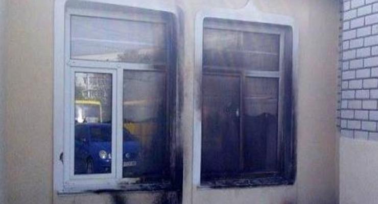 В Симферополе неизвестные подожгли мечеть (фото)