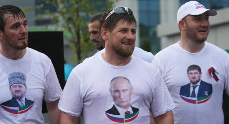 Кадыров в футболке с изображением Путина принял участие в велопробеге