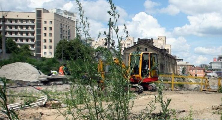 На Лукьяновке в Киеве строят очередной ТРЦ (фото)