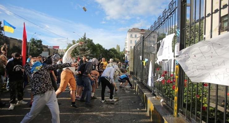 Чуркин удивлен игнорированием в ООН нападения на посольство РФ в Киеве