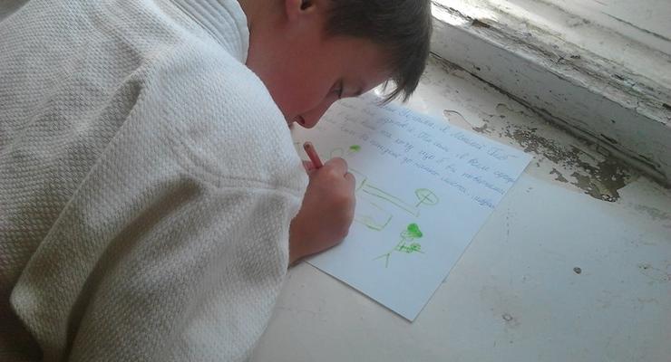 Что пишут украинские дети донецким пограничникам (фото)