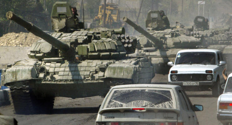 На дороге Москва-Киев стоит колонна бронетехники - спикер СНБО