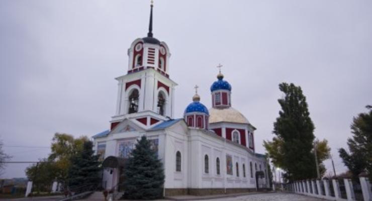 В Славянске обстреляли православный храм, погиб человек