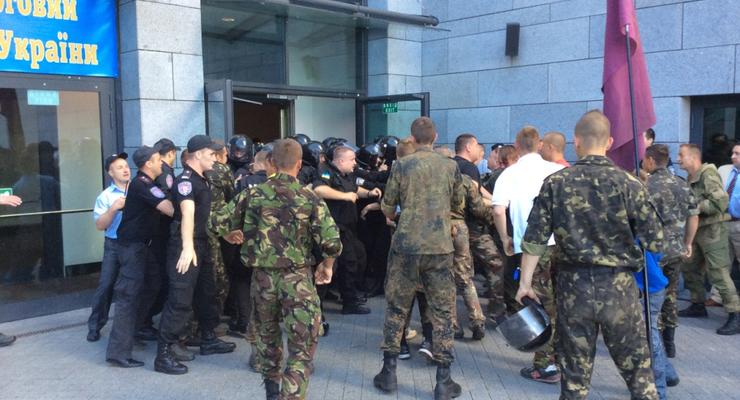 В Киеве произошла драка между самообороной и милицией