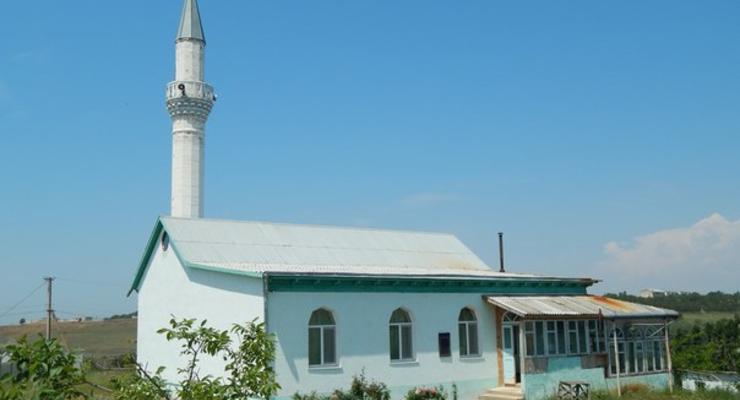 Неизвестные захватили в Крыму исламскую школу с учениками - СМИ