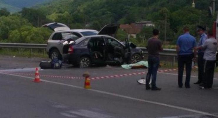На Закарпатье столкнулись Volkswagen и Lada, трое погибших