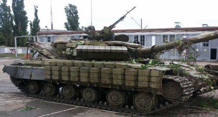 «Из России с любовью». Минобороны показало захваченный танк (фото)