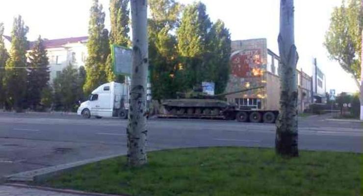 В центре Луганска снова видели танк - СМИ