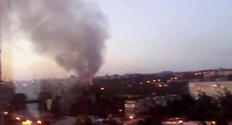 Взрывы на территории воинской части в Донецке - видео