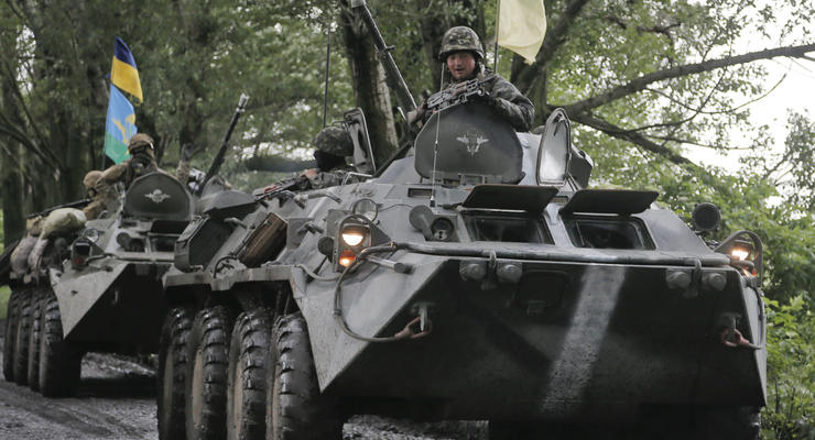 Военное положение на Донбассе: Кто и как может его ввести