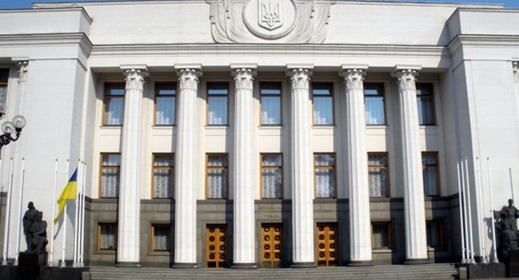 Рада дала ход законопроекту о переводе валютных кредитов в гривну