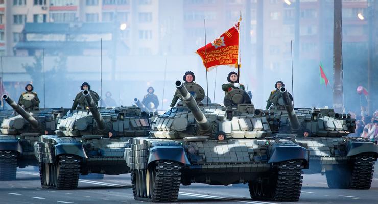 Беларусь отметила День независимости  военным парадом и салютом