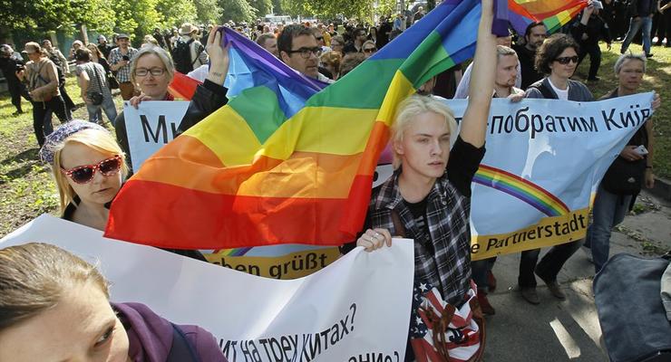 Кличко не получал заявок на гей-парады и выступает против таких акций