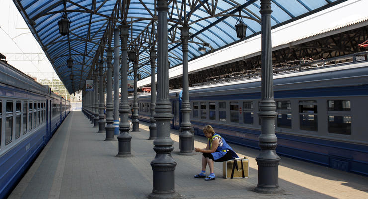 Россия пустит поезда в Крым в обход Украины в августе