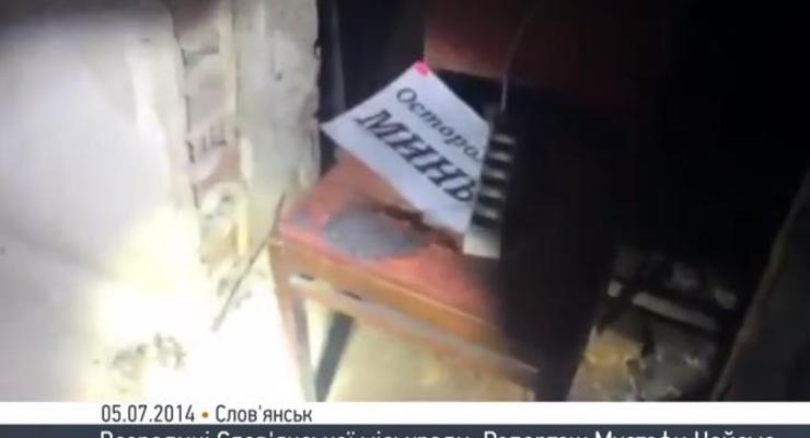 Журналистов пустили внутрь Славянского горсовета (видео)