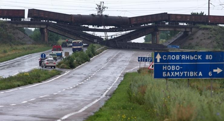 Итоги 7 июля: подрывы железнодорожных мостов на Донбассе и смерть Шеварднадзе