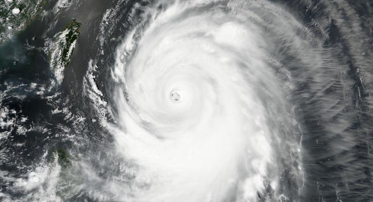 На юге Японии прошел мощный тайфун: есть пострадавшие