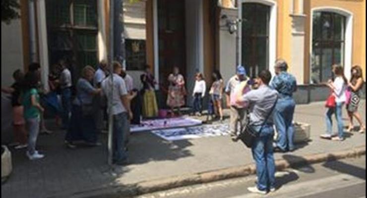 В Киеве пикетировали ВАСУ, требуя люстрации судей