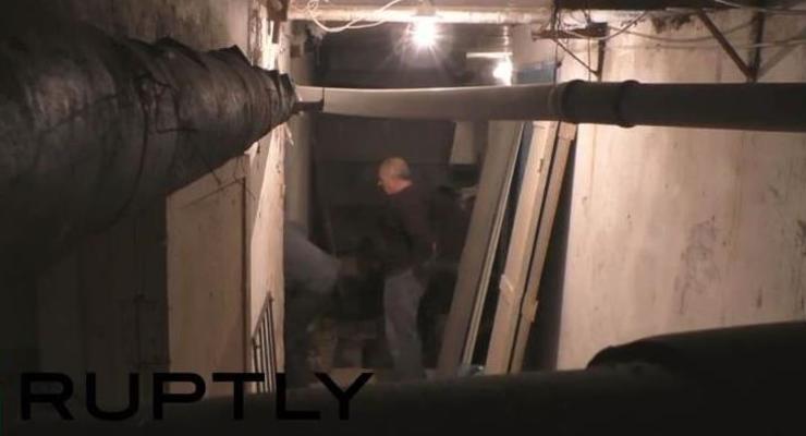Жители Донецка переделывают подвалы в бомбоубежища - репортаж