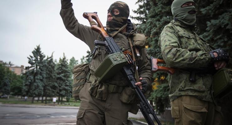 Вооруженные люди покинули здание казначейства в Луганске