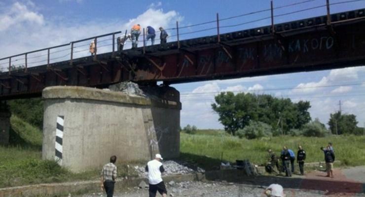 Арестованы шесть подозреваемых в подрыве ж/д моста в Запорожской области
