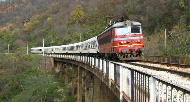 В Болгарии поезд сошел с рельсов